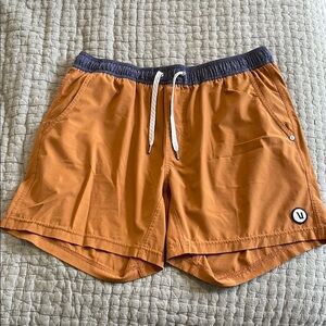 Vuori Men’s Orange Kore Shorts 5” Inseam Size L